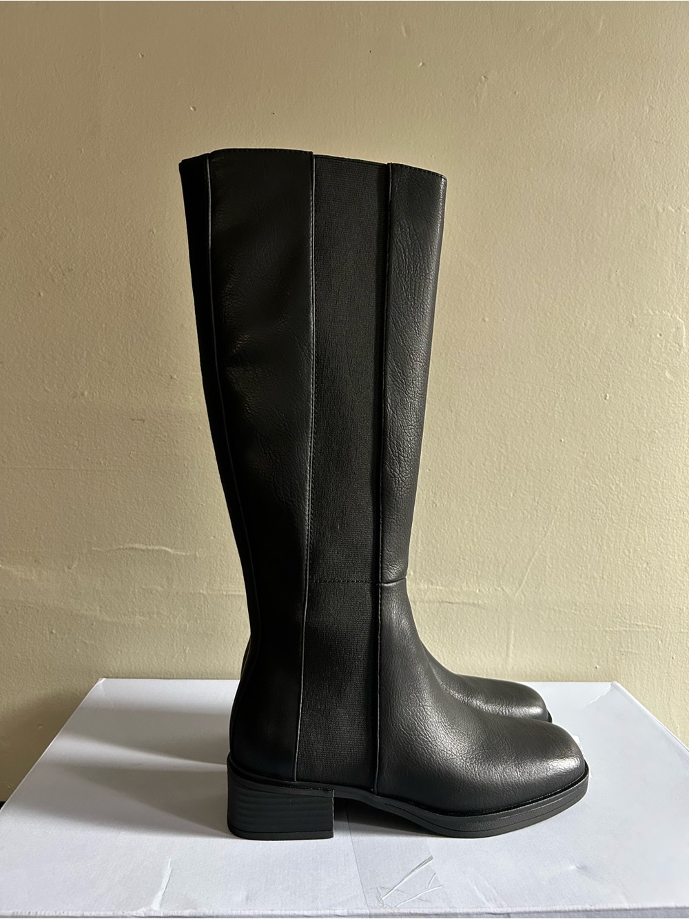 Aerosoles Women's DARLO Knee High Boot, Square Toe Block Heel, 7M A1926 - Picture 2 of 8